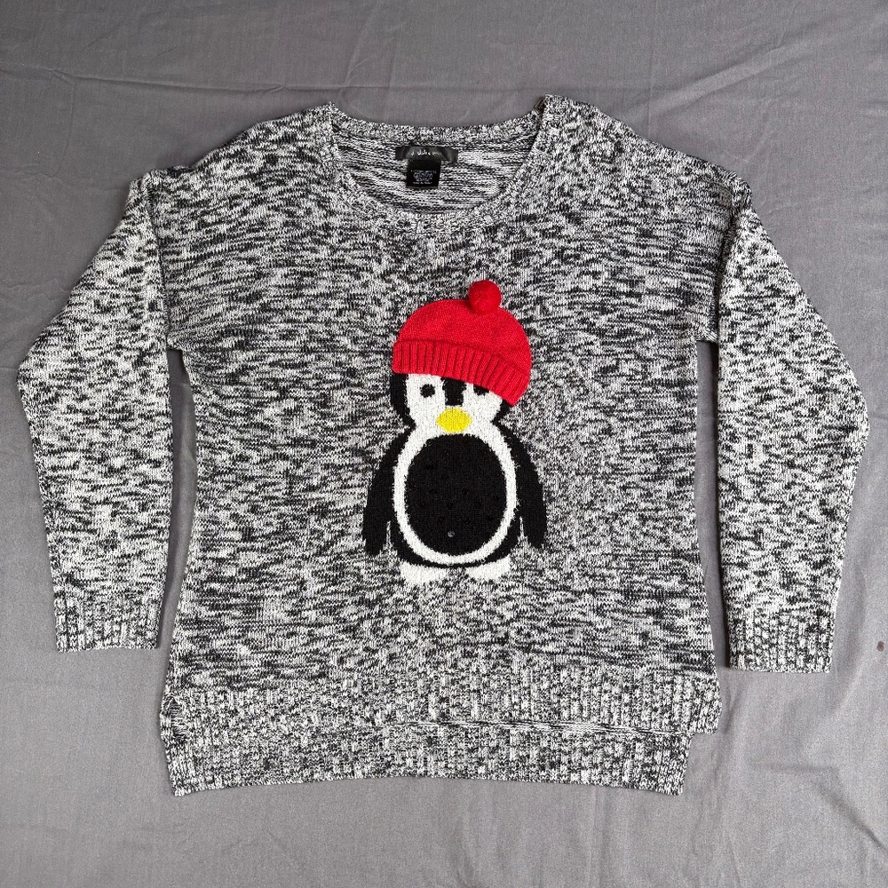 United States Sweaters Women's Size Large With A Cute Sequined Penguin